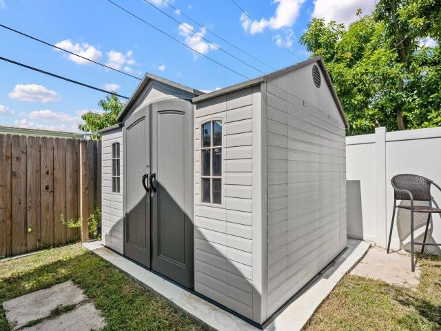 Home for sale at 313 SW 7th Street - photo 6619974