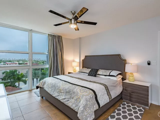 2-bedroom condo for sale in Hallandale Beach - 2080 S Ocean Dr 602 - MondialRealty