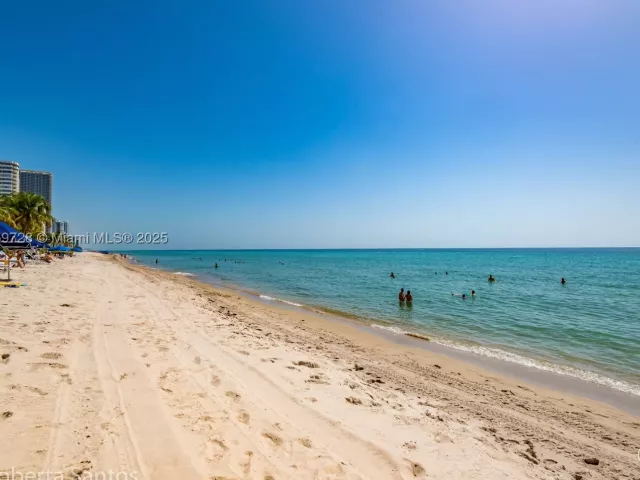 2-bedroom condo for sale in Hallandale Beach - 2080 S Ocean Dr 602 - MondialRealty