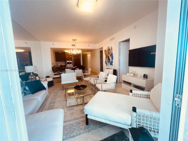 Apartment for rent  Unit #1402 - photo 6439243