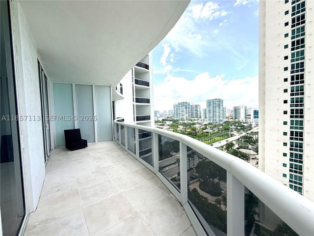 3-bedroom condo for rent in Sunny Isles Beach - 16001 Collins Ave 1402 - MondialRealty
