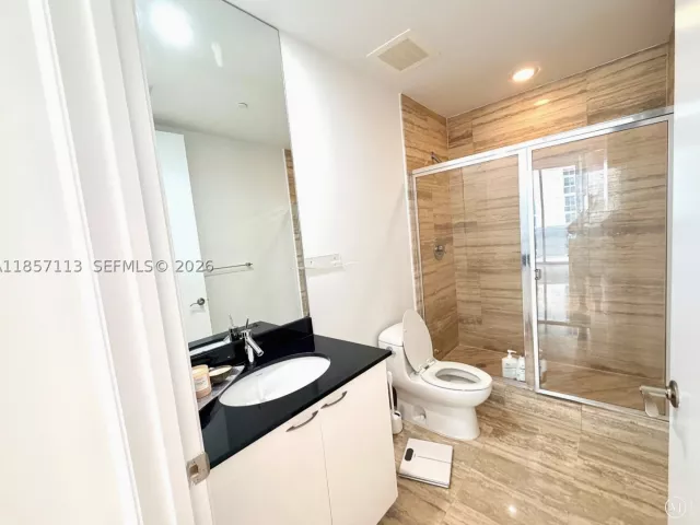 3-bedroom condo for rent in Sunny Isles Beach - 16001 Collins Ave 1402 - MondialRealty