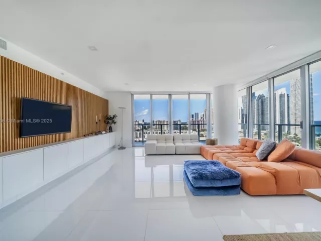 3-bedroom condo for rent in Sunny Isles Beach - 300 Sunny Isles Blvd 4-1901 - MondialRealty