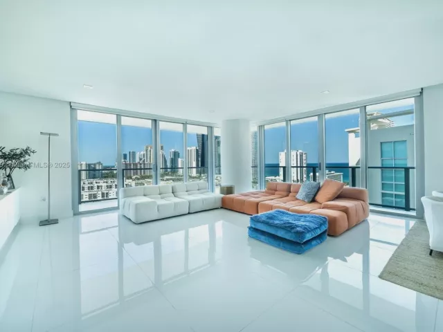 3-bedroom condo for rent in Sunny Isles Beach - 300 Sunny Isles Blvd 4-1901 - MondialRealty