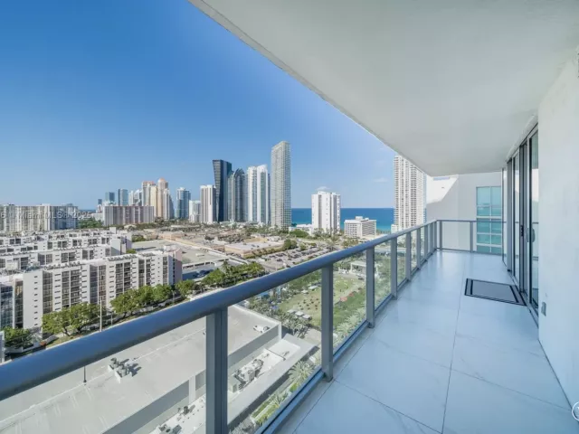 3-bedroom condo for rent in Sunny Isles Beach - 300 Sunny Isles Blvd 4-1901 - MondialRealty