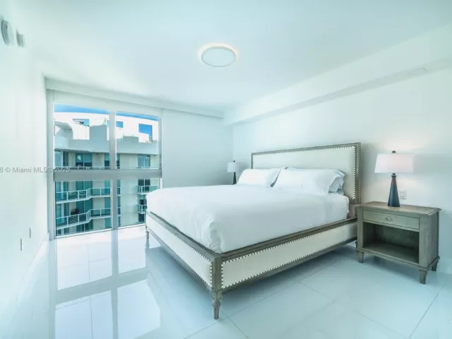 3-bedroom condo for rent in Sunny Isles Beach - 300 Sunny Isles Blvd 4-1901 - MondialRealty