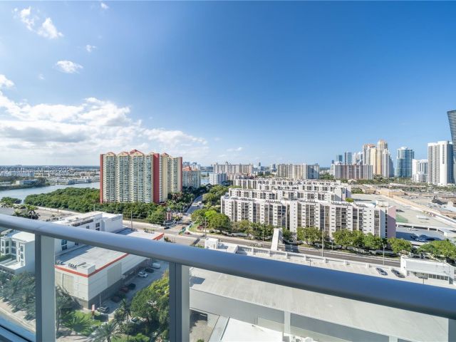 Apartment for rent  Unit #4-1901 - photo 6421340