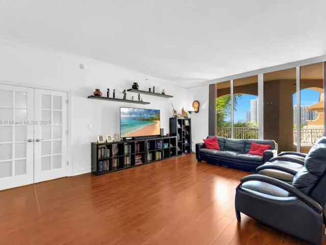 2-bedroom condo for sale in Aventura - 3001 NE 185th St 610 - MondialRealty