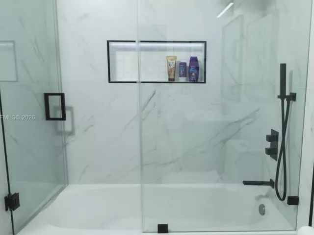 2-bedroom condo for sale in Miami - 700 NE 25th St 1003 - MondialRealty