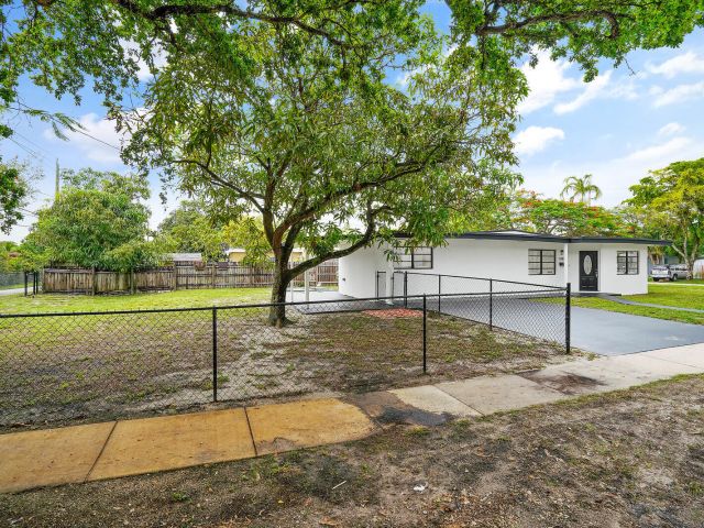 Home for sale at 12805 NW 6th Avenue - photo 6432667