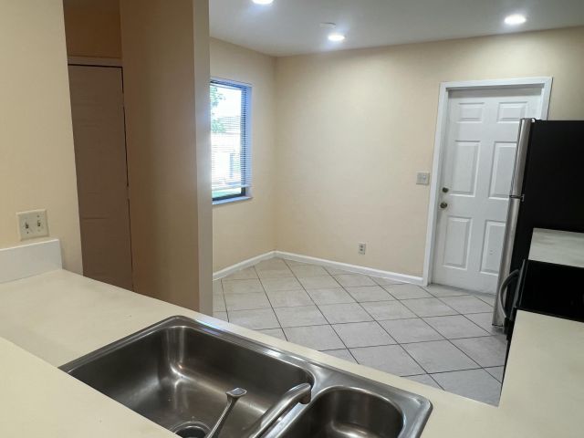 Home for rent at 1581 Woodbridge Lakes Circle - photo 6423967