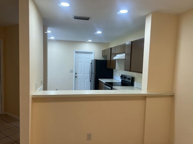 Home for rent at 1581 Woodbridge Lakes Circle - photo 6423969