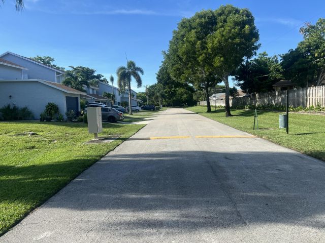 Home for rent at 1581 Woodbridge Lakes Circle - photo 6423972