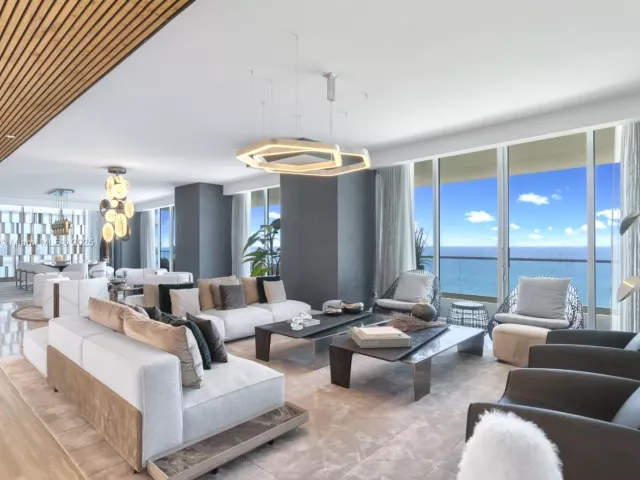 6-bedroom condo for sale in Sunny Isles Beach - 18501 Collins Ave 1401/02 - MondialRealty