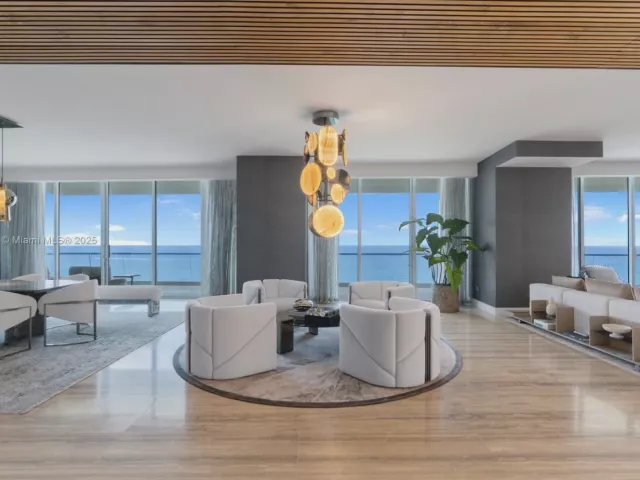 6-bedroom condo for sale in Sunny Isles Beach - 18501 Collins Ave 1401/02 - MondialRealty