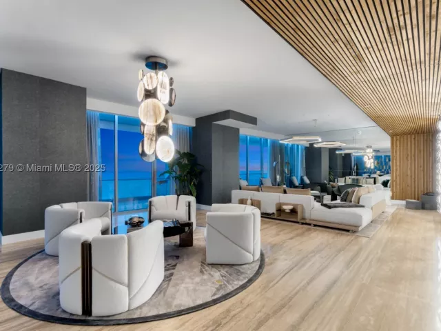 6-bedroom condo for sale in Sunny Isles Beach - 18501 Collins Ave 1401/02 - MondialRealty