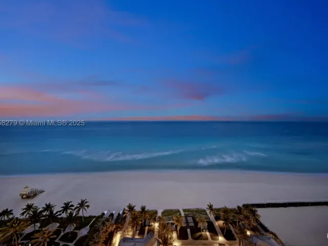 6-bedroom condo for sale in Sunny Isles Beach - 18501 Collins Ave 1401/02 - MondialRealty