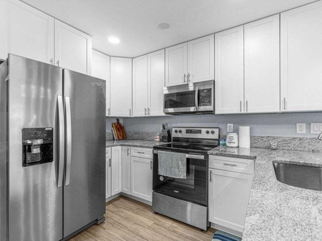 Home for rent at 311 SW 7th Avenue - photo 6424469