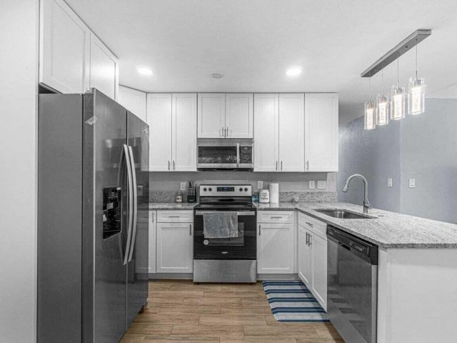 Home for rent at 311 SW 7th Avenue - photo 6424470