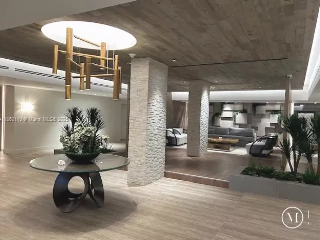 2-bedroom condo for rent in Miami Beach - 2301 Collins Ave 306 - MondialRealty