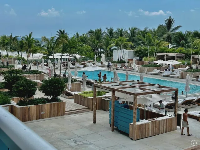 2-bedroom condo for rent in Miami Beach - 2301 Collins Ave 306 - MondialRealty