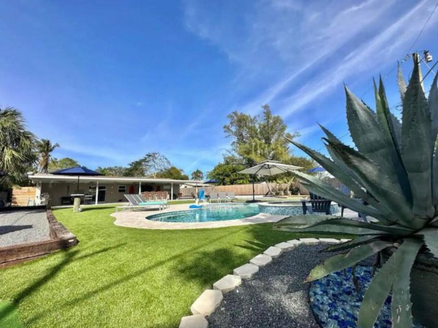 Home for rent at 270 NW 36th Street - photo 6425149