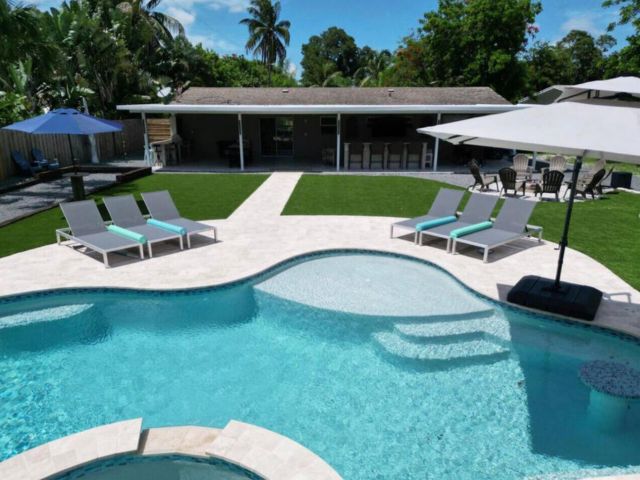 Home for rent at 270 NW 36th Street - photo 6425152