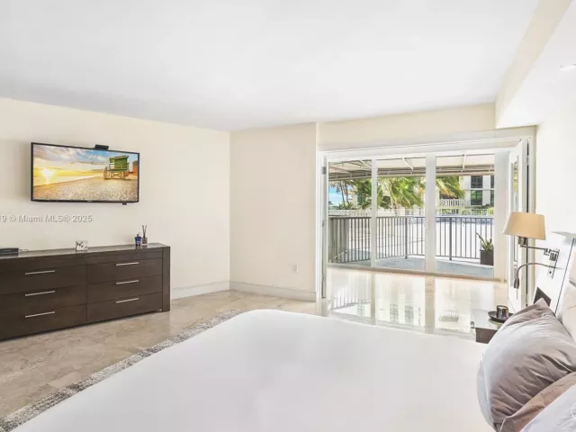 3-bedroom condo for sale in Key Biscayne - 600 Grapetree Dr 3BS - MondialRealty