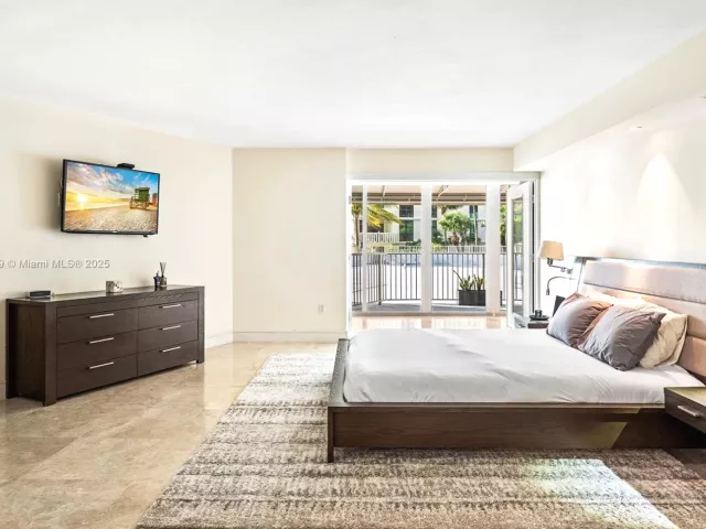 3-bedroom condo for sale in Key Biscayne - 600 Grapetree Dr 3BS - MondialRealty