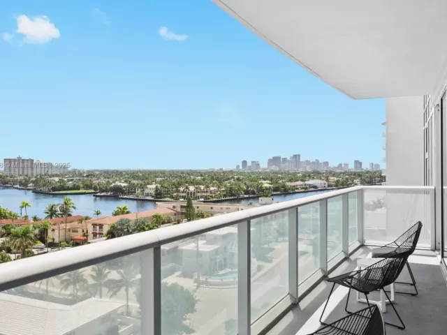 2-bedroom condo for sale in Fort Lauderdale - 3101 Bayshore Dr 805 - MondialRealty