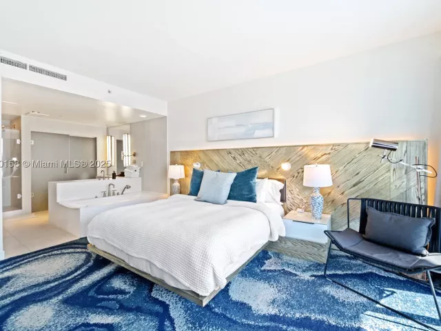 2-bedroom condo for sale in Fort Lauderdale - 3101 Bayshore Dr 805 - MondialRealty