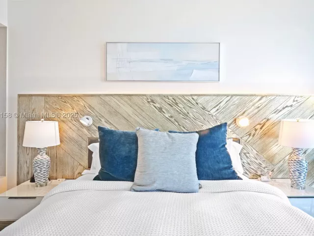 2-bedroom condo for sale in Fort Lauderdale - 3101 Bayshore Dr 805 - MondialRealty