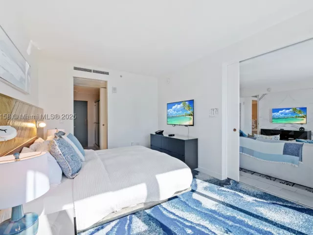 2-bedroom condo for sale in Fort Lauderdale - 3101 Bayshore Dr 805 - MondialRealty
