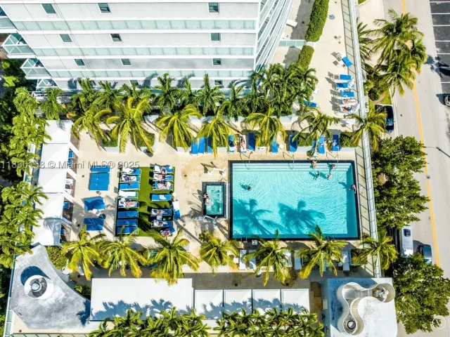 2-bedroom condo for sale in Fort Lauderdale - 3101 Bayshore Dr 805 - MondialRealty