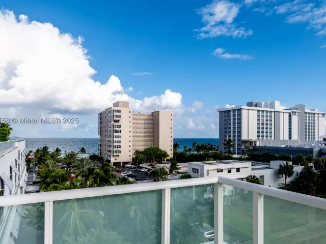 2-bedroom condo for sale in Fort Lauderdale - 3101 Bayshore Dr 805 - MondialRealty