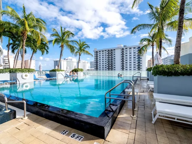 2-bedroom condo for sale in Fort Lauderdale - 3101 Bayshore Dr 805 - MondialRealty