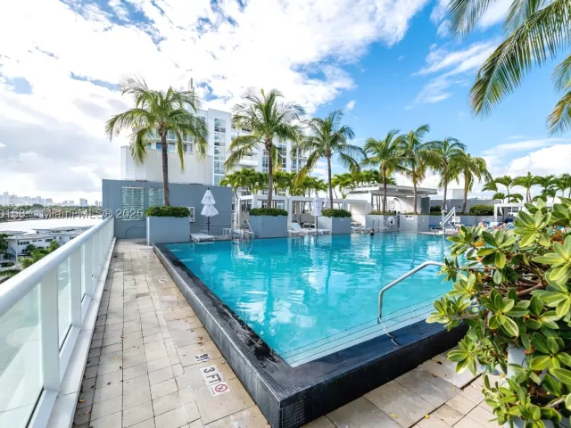 2-bedroom condo for sale in Fort Lauderdale - 3101 Bayshore Dr 805 - MondialRealty