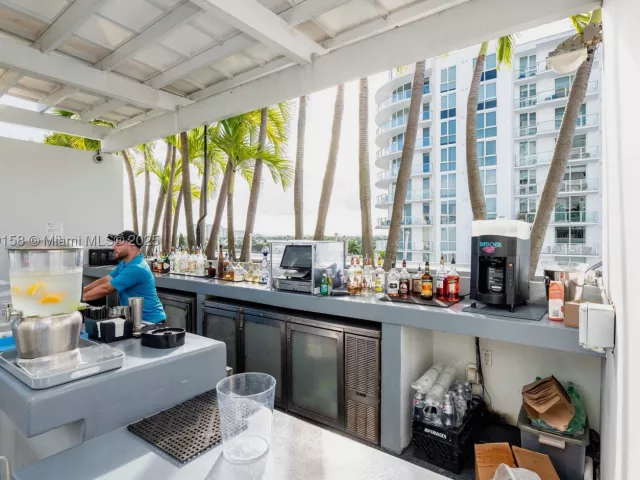 2-bedroom condo for sale in Fort Lauderdale - 3101 Bayshore Dr 805 - MondialRealty
