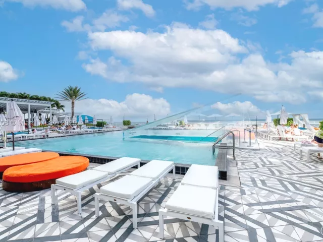 2-bedroom condo for sale in Fort Lauderdale - 3101 Bayshore Dr 805 - MondialRealty
