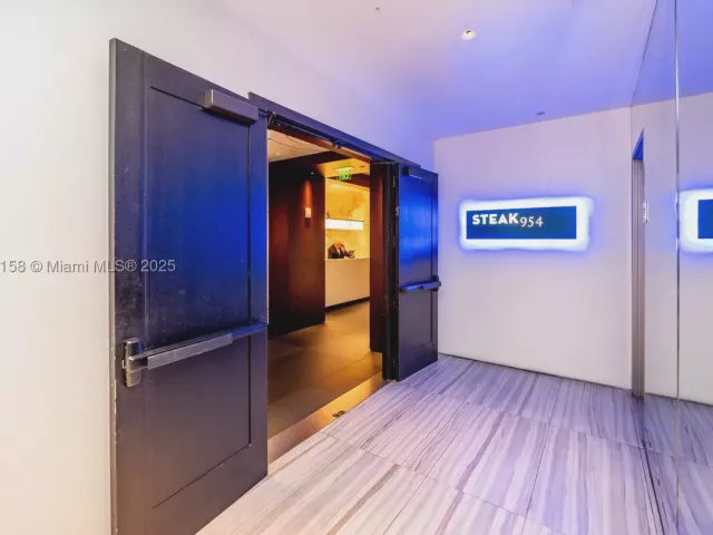 2-bedroom condo for sale in Fort Lauderdale - 3101 Bayshore Dr 805 - MondialRealty