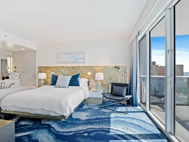 2-bedroom condo for sale in Fort Lauderdale - 3101 Bayshore Dr 805 - MondialRealty