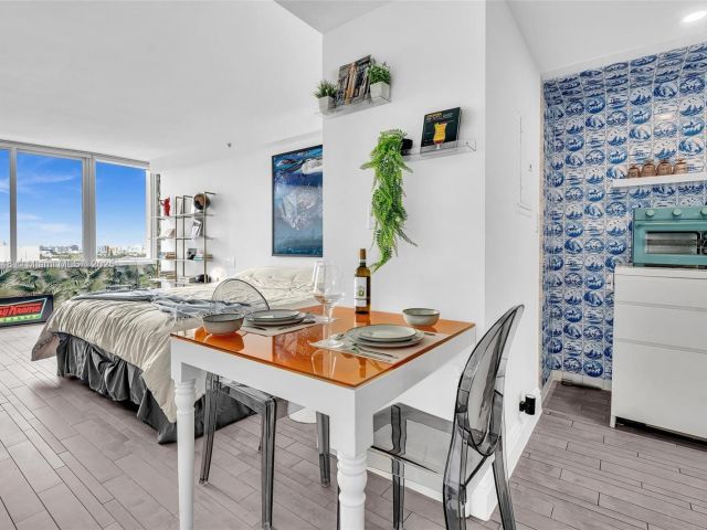 Apartment for rent  Unit #1019 - photo 6425944