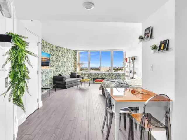 condo for rent in Miami Beach - 1100 West Ave 1019 - MondialRealty