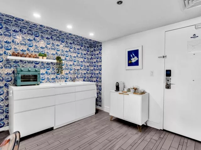 condo for rent in Miami Beach - 1100 West Ave 1019 - MondialRealty