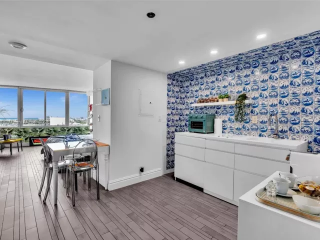 condo for rent in Miami Beach - 1100 West Ave 1019 - MondialRealty