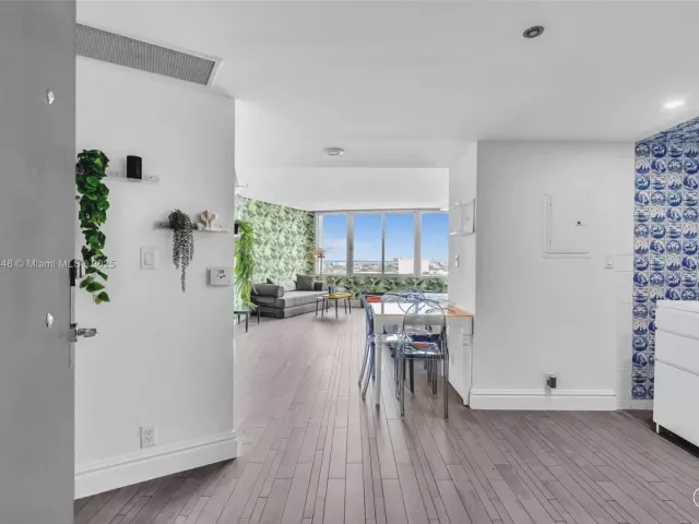 condo for rent in Miami Beach - 1100 West Ave 1019 - MondialRealty