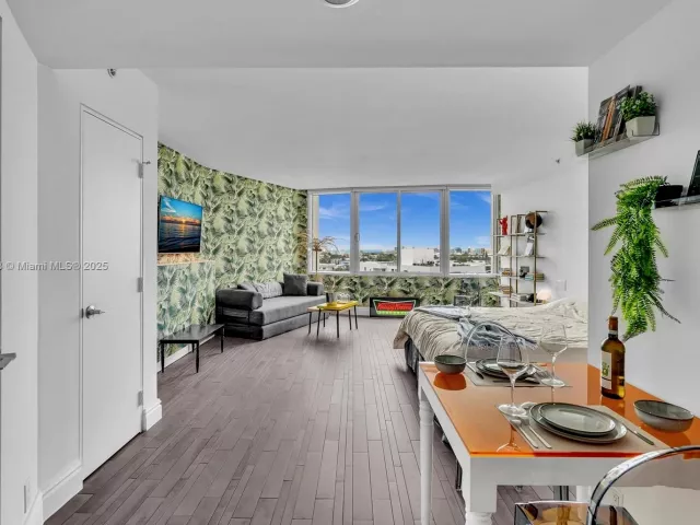 condo for rent in Miami Beach - 1100 West Ave 1019 - MondialRealty