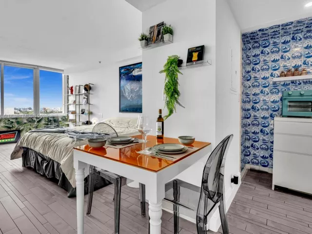 condo for rent in Miami Beach - 1100 West Ave 1019 - MondialRealty
