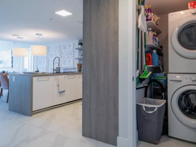 2-bedroom condo for rent in Sunny Isles Beach -  - MondialRealty