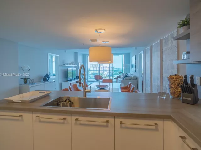 2-bedroom condo for rent in Sunny Isles Beach -  - MondialRealty